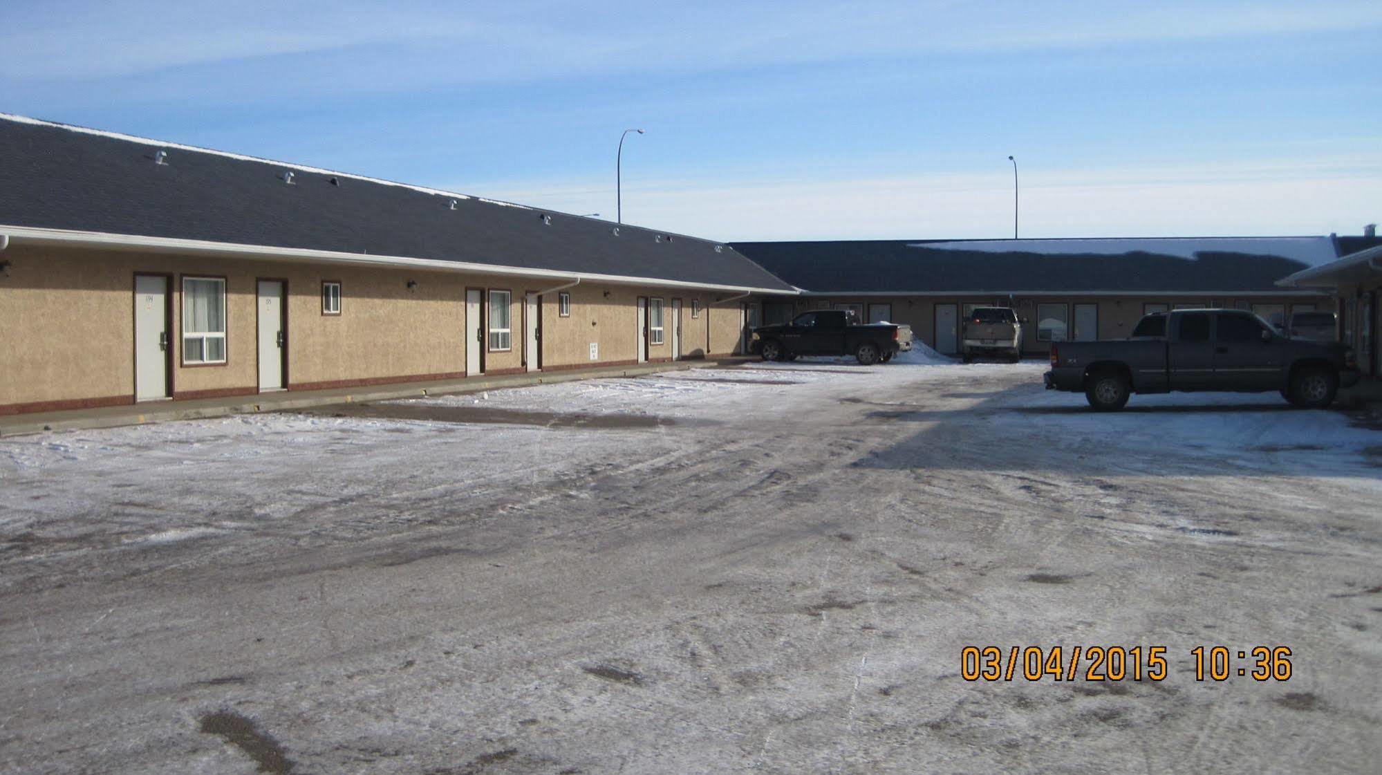 Days Inn & Suites By Wyndham Fort Saskatchewan Exterior photo